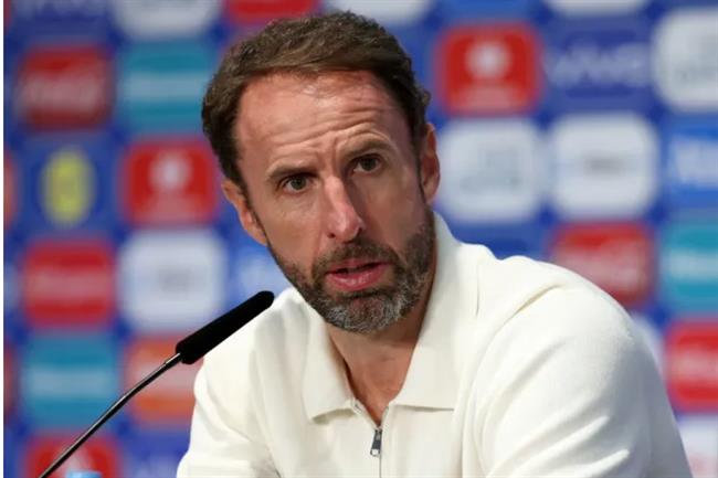 Gary Neville du doan tuong lai Gareth Southgate