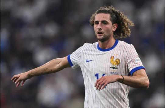 Arsenal gia nhap cuoc dua gianh Adrien Rabiot