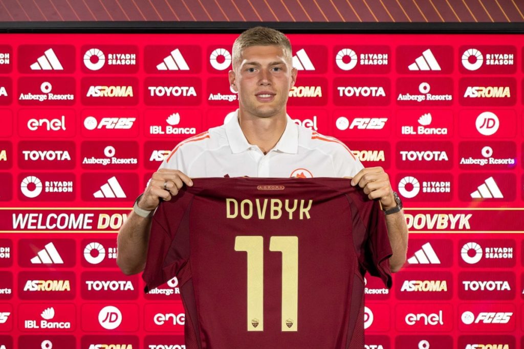 Artem Dovbyk gia nhap AS Roma