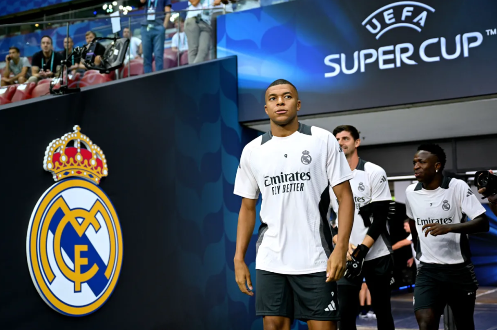 Kylian Mbappe ra mat Real Madrid, 123b, trang chủ 123b